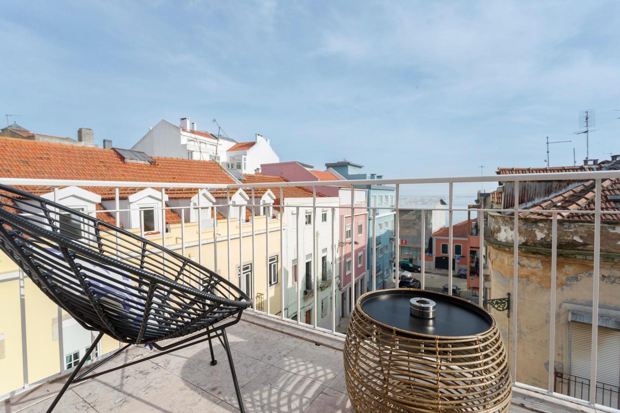 Cortes Apartment In Lisbon Historic Neighborhood Exterior foto